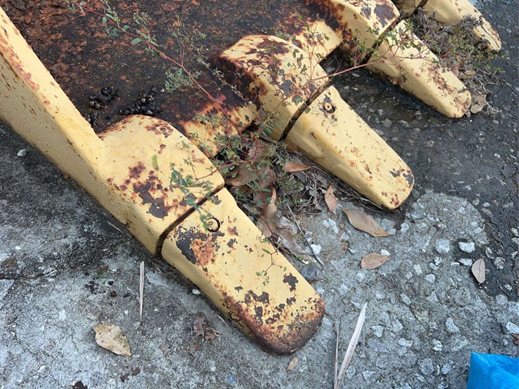 32”-sabine-bucket-image-2