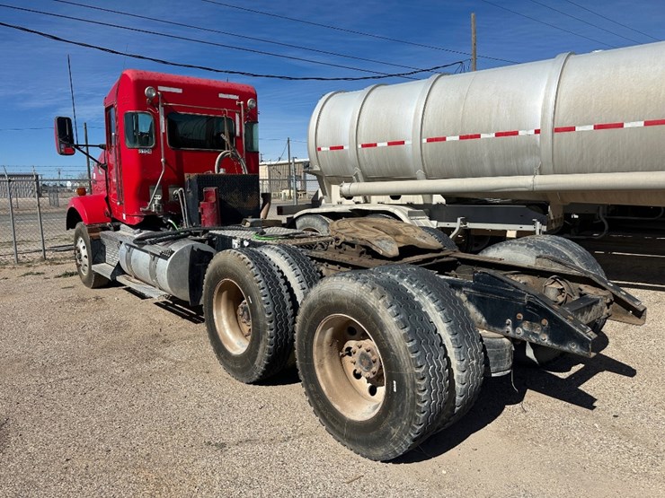 2012-kenworth-t800-image-5