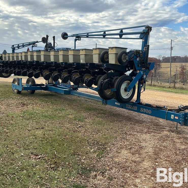 KINZE 2600