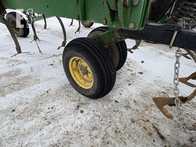 john-deere-2210-image-12