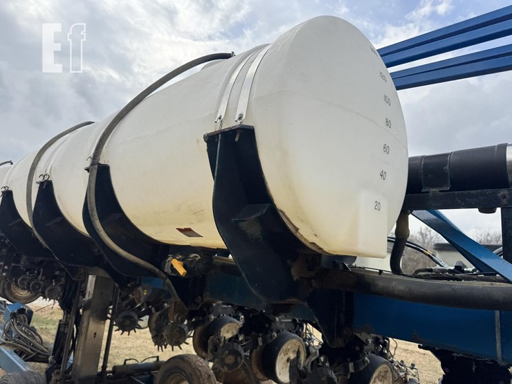 2008-kinze-3600-image-26