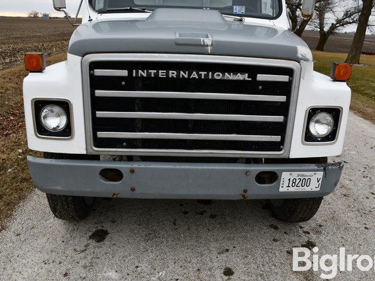 1981-international-1724-s/a-grain-truck-image-9