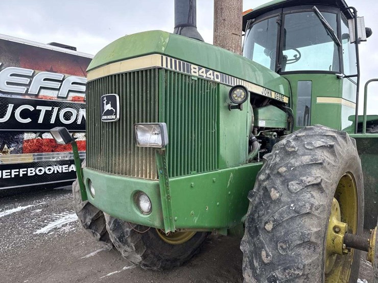 john-deere-8440-image-7