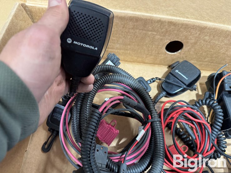 motorola-radios-image-10