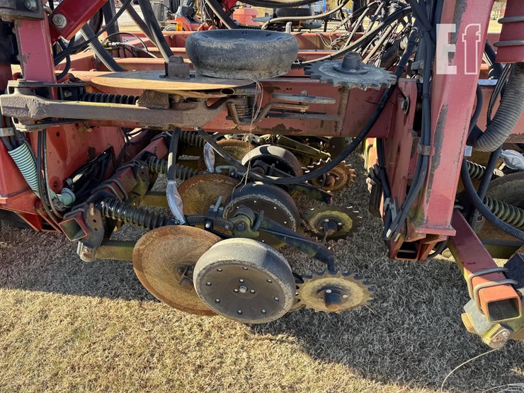 case-ih-2400-image-35