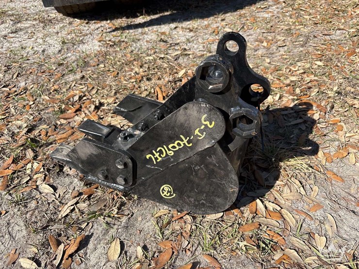 mini-bucket-excavator-attachment-image-3