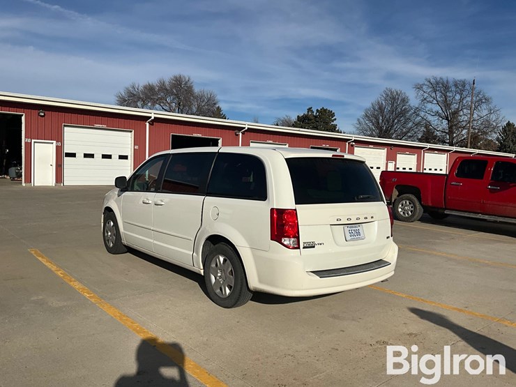 2011-dodge-caravan-image-7