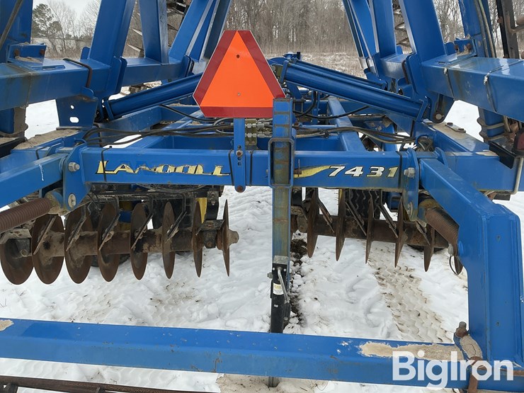 2013-landoll-7431-29-image-13