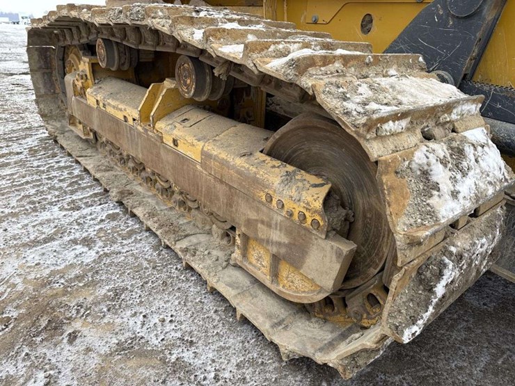 2023-deere-700l-image-19