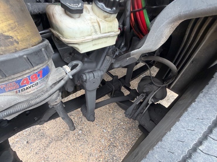 #226-•-2018-freightliner-cascadia-image-55