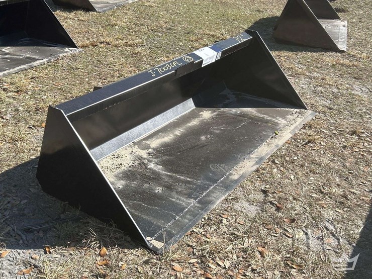 2025-swict-72in-bucket-skid-steer-attachment-image-2