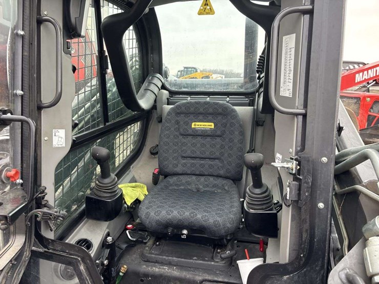 2024-new-holland-c337-image-16