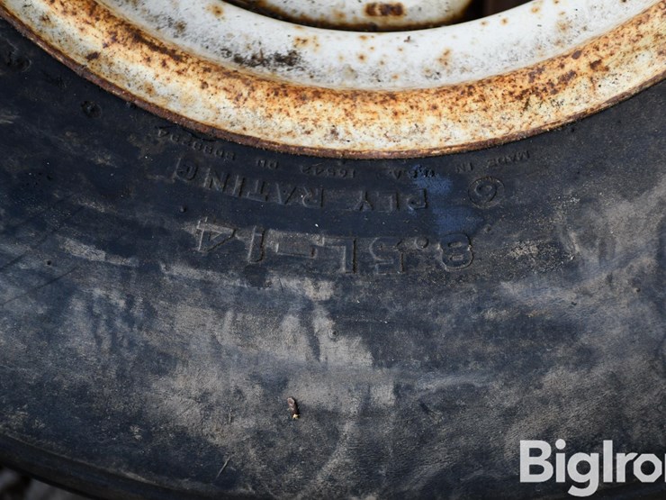 pallet-of-tires-image-13