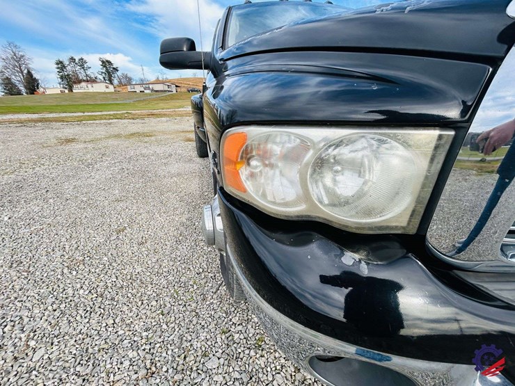 2004-dodge-ram-3500-image-12