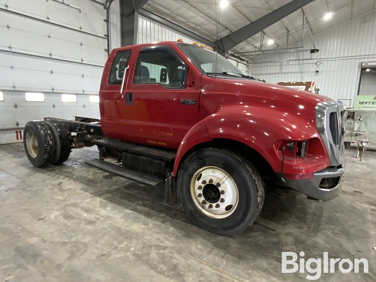 2012-ford-f750-xlt-image-3