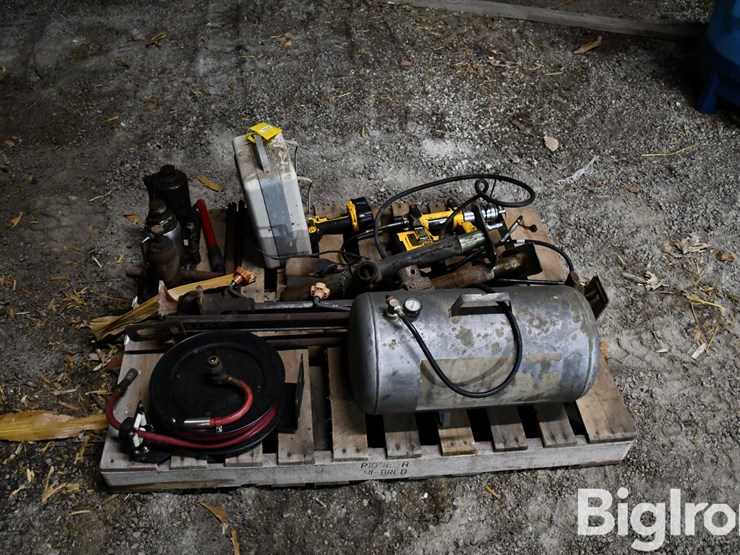 pallet-of-farm-support-image-4