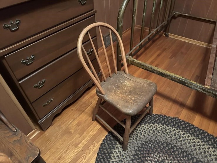 wooden-dresser-&-chairs-image-3