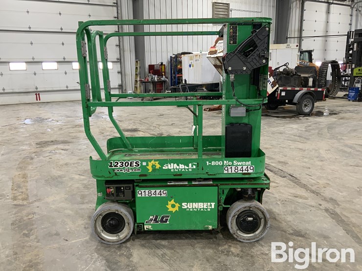 2016-jlg-1230es-image-4