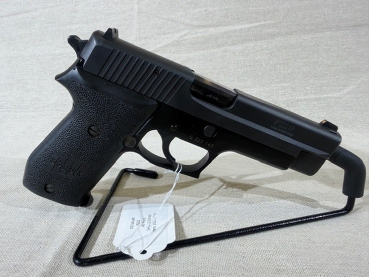 #231-•-sig-sauer-p220-pistol-image-11