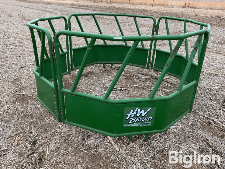 hw-foldable-bale-feeder-image-1