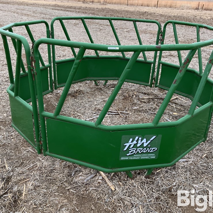 HW Foldable Bale Feeder