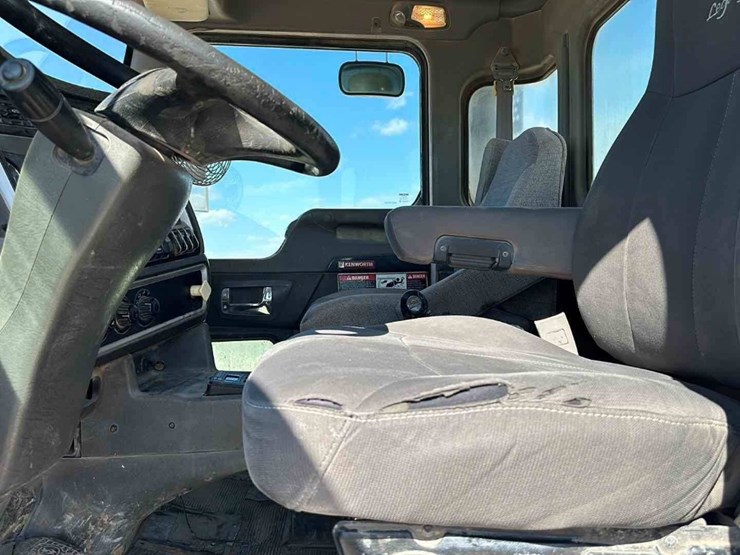 2014-kenworth-t800-image-6