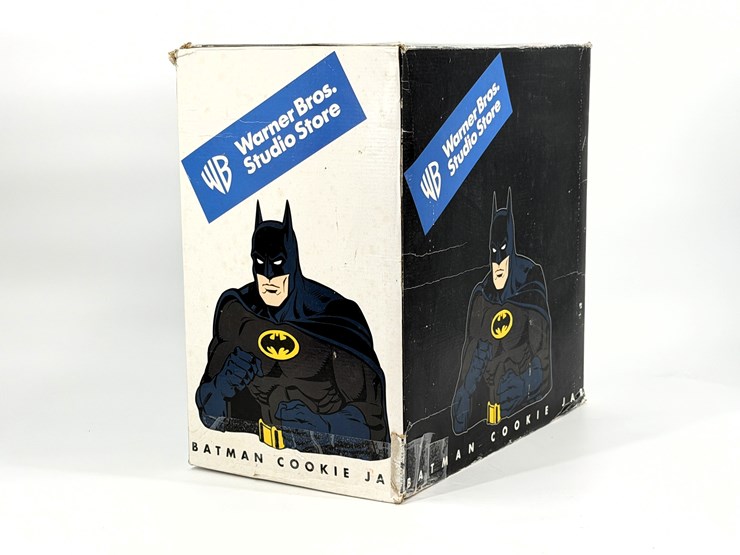 #1053-•-batman-cookie-jar-image-10