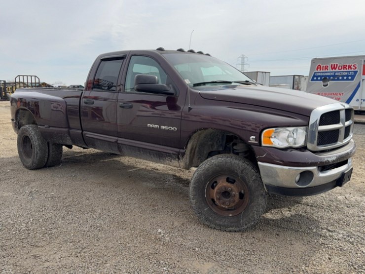 2004-dodge-ram-3500-image-1