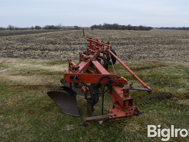 international-720-image-2