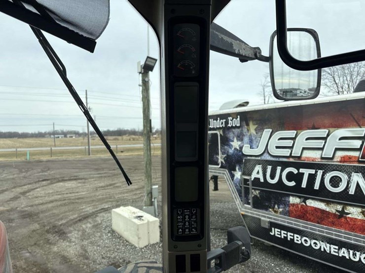 case-magnum-mx275-tractor-image-26