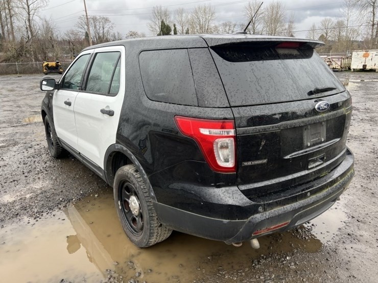 2015-ford-explorer-image-6