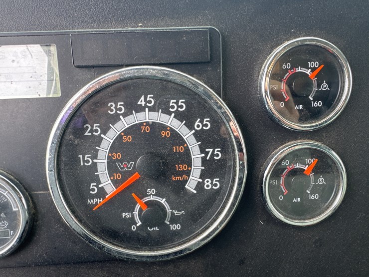 2020-western-star-4700sb-image-21