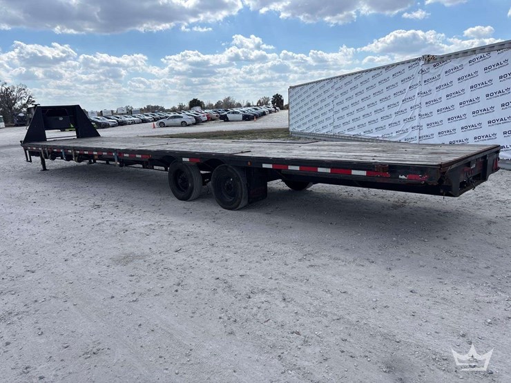 2022-custom-flatbed-image-4