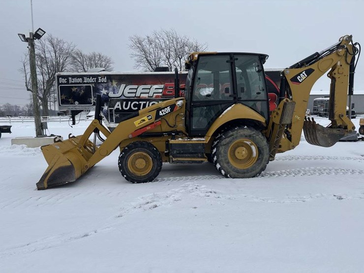 caterpillar-420f-image-2