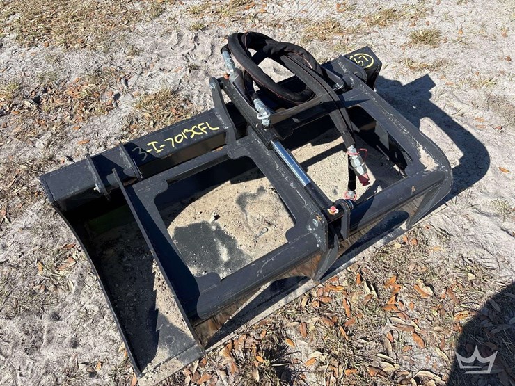 2025-wolverine-msg-11-44w-44in-stump-grapple-mini-skid-steer-attachment-image-3