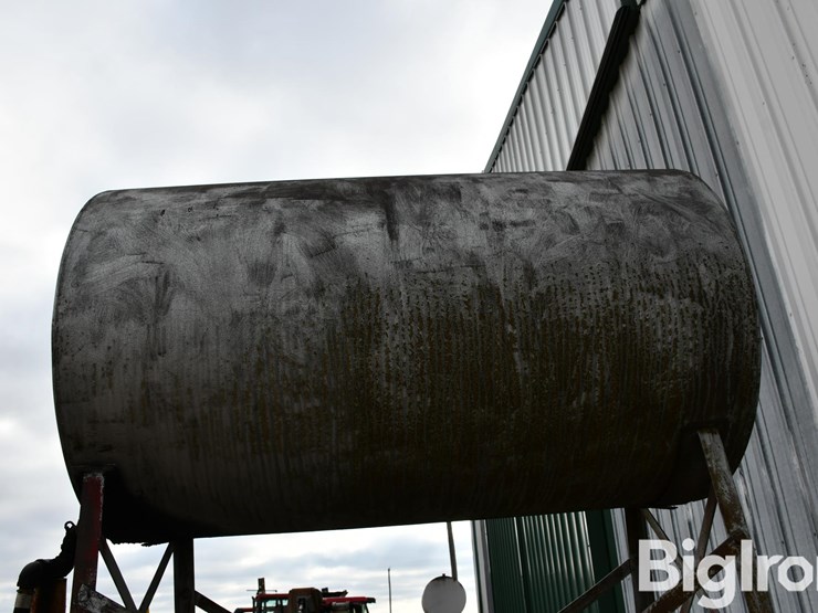 250-gallon-fuel-tank-on-stand-image-12
