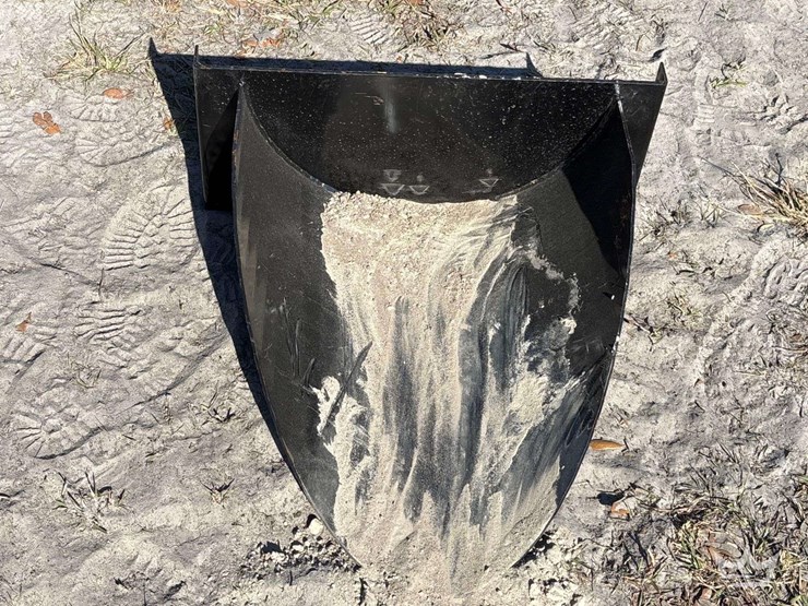 2025-jmr-stump-bucket-skid-steer-attachment-image-1