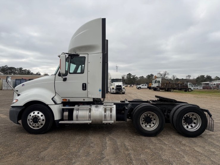 2016-international-prostar-image-5