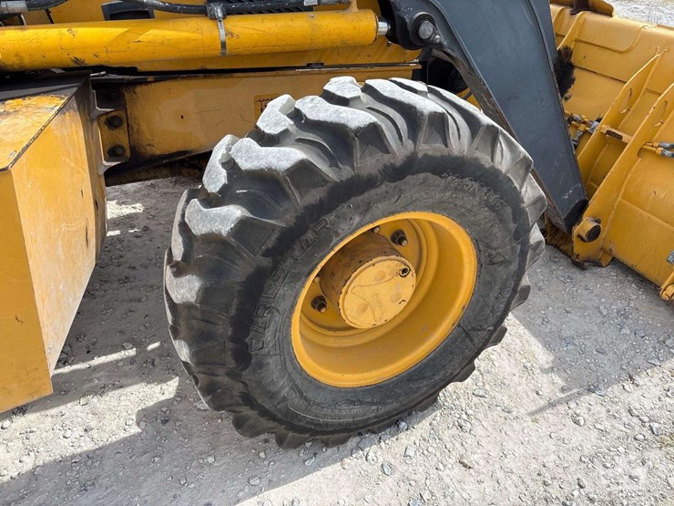 2014-deere-310sk-image-34