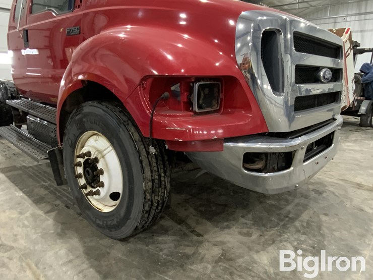 2012-ford-f750-xlt-image-15