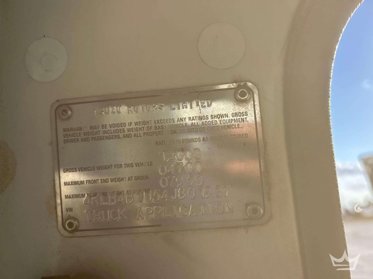 2004-isuzu-npr-image-5