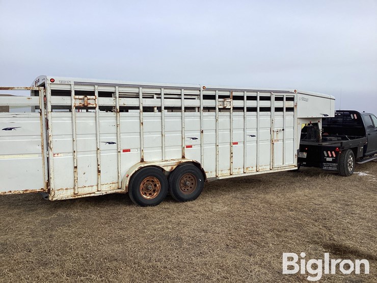 2000-titan-trailer-image-4