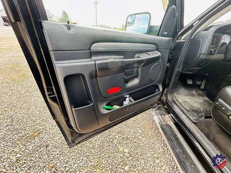 2004-dodge-ram-3500-image-61