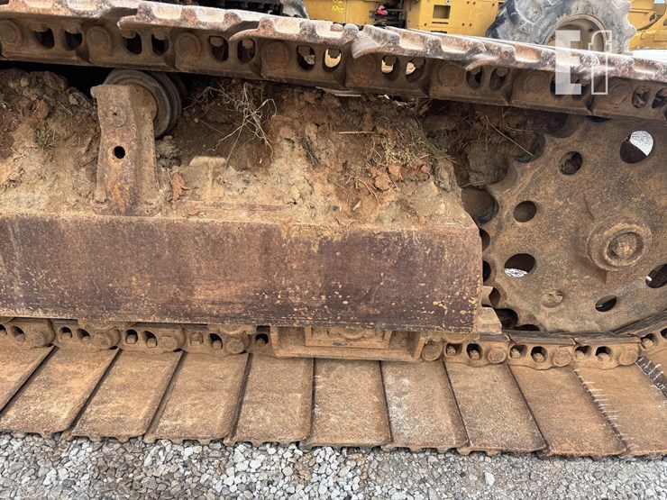 caterpillar-235b-image-10