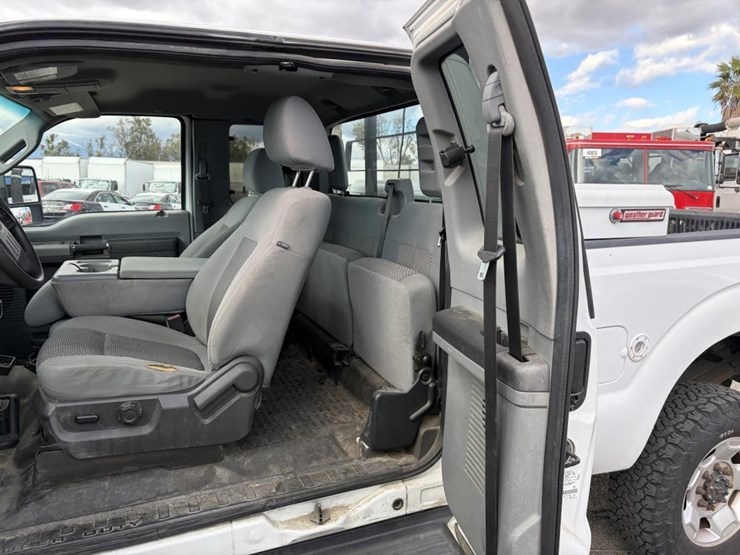 2011-ford-f350-image-11