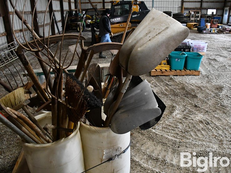 pallet-of-farm-support-image-13