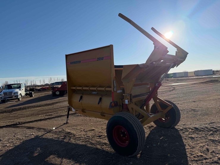 2011-haybuster-2650-image-3