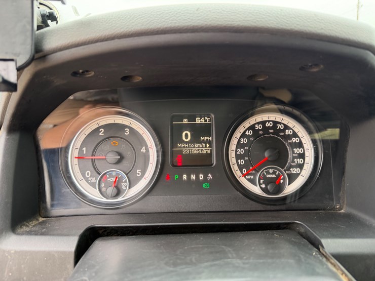 2015-dodge-ram-3500-image-10