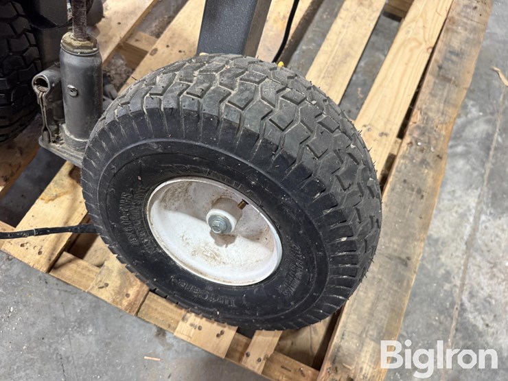 swinger-gen-ii-remote-controlled-swing-hopper-mover-auger-hopper-assist-image-11