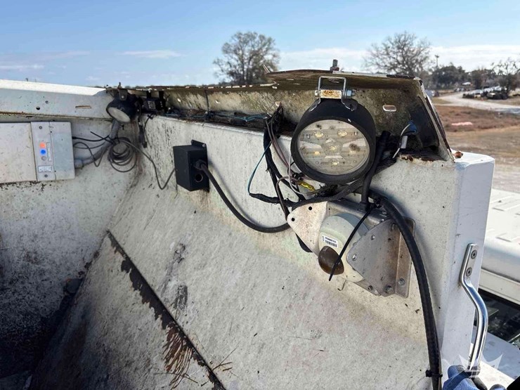 2016-autocar-xpeditor-image-17